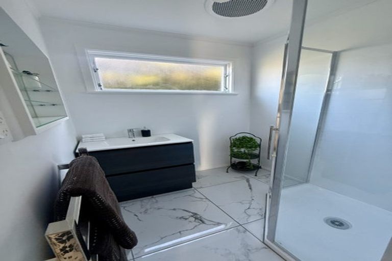 Photo of property in 18 Beazley Avenue, Paparangi, Wellington, 6037