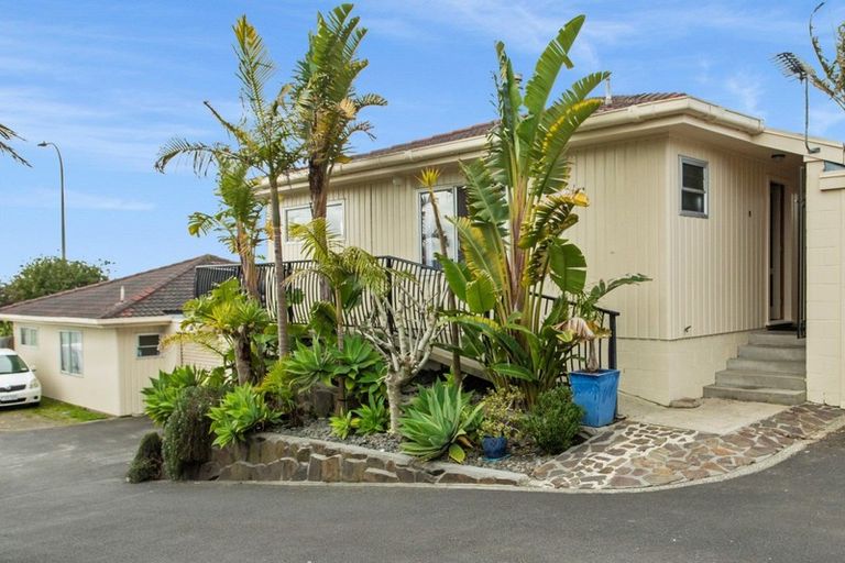 Photo of property in 2/1004 Papamoa Beach Road, Papamoa Beach, Papamoa, 3118