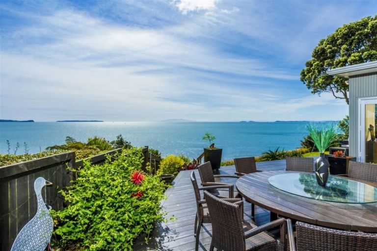 Photo of property in 2 Cliff Road, Torbay, Auckland, 0630