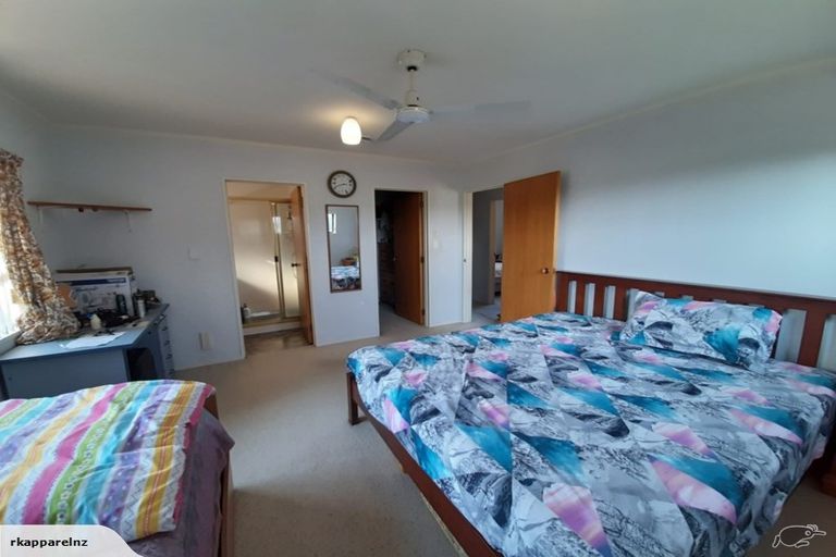 Photo of property in 8 Knightsbridge Place, Dinsdale, Hamilton, 3204