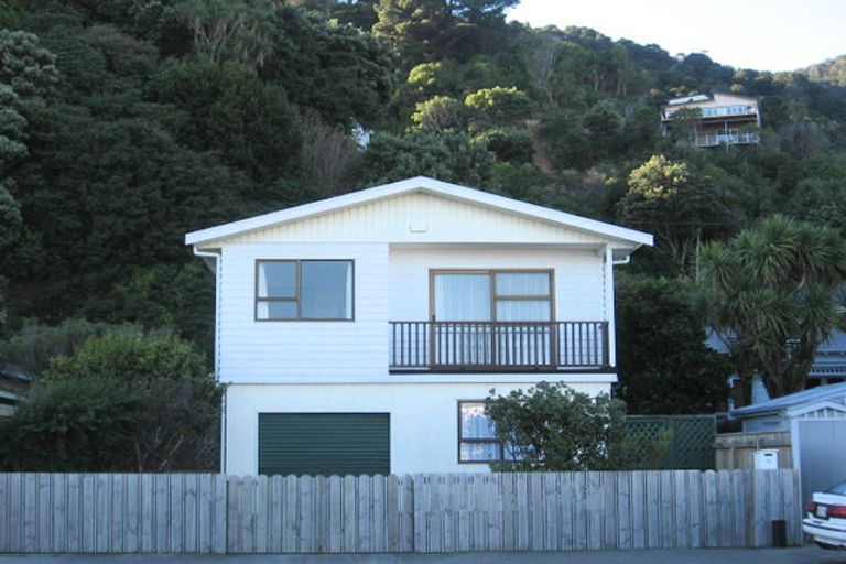 Photo of property in 75 Muritai Road, Eastbourne, Lower Hutt, 5013