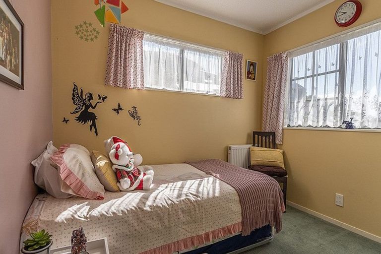 Photo of property in 7 Chastudon Place, Tawa, Wellington, 5028