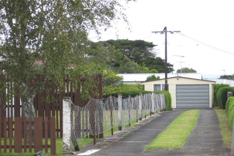 Photo of property in 28a Tramway Road, Beach Haven, Auckland, 0626