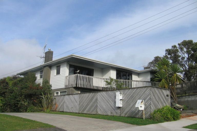 Photo of property in 60 Saint Johns Terrace, Tawa, Wellington, 5028