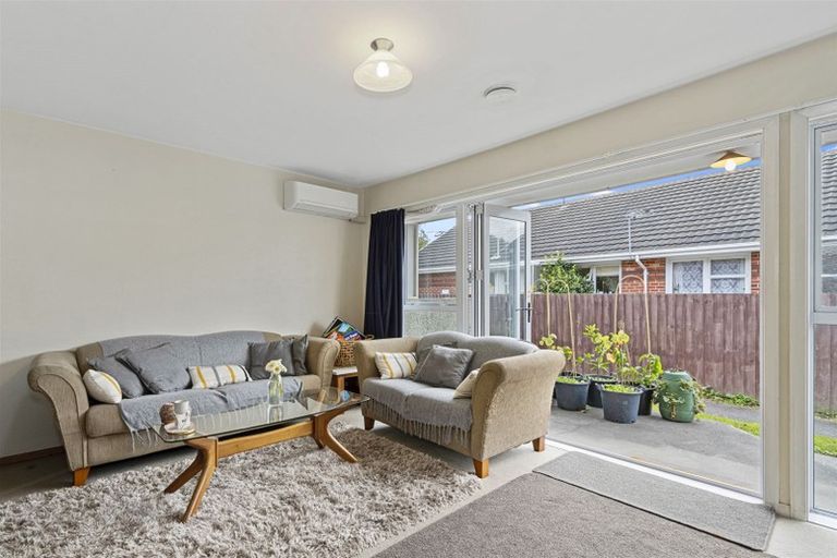 Photo of property in 2/470 Greers Road, Bishopdale, Christchurch, 8053