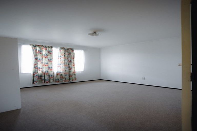 Photo of property in 14 Granville Drive, Massey, Auckland, 0614