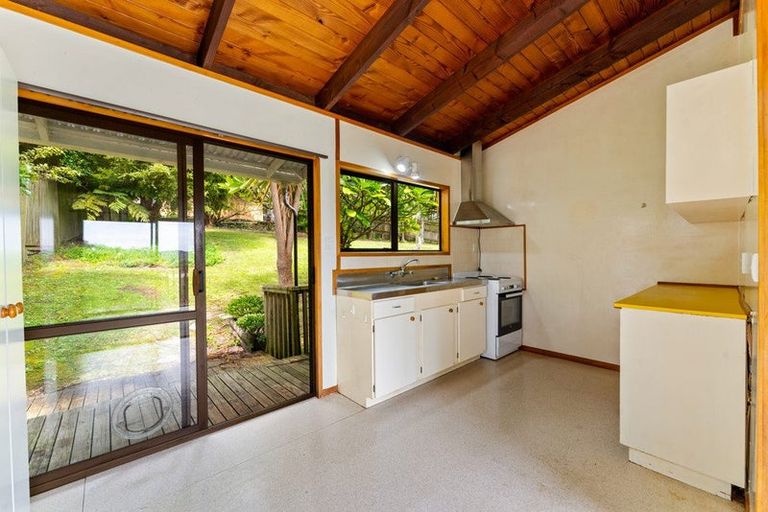Photo of property in 10 Poplar Road, Stanmore Bay, Whangaparaoa, 0932