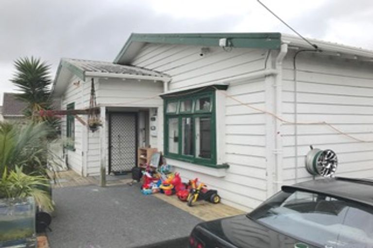 Photo of property in 1/52 Kenderdine Road, Papatoetoe, Auckland, 2025
