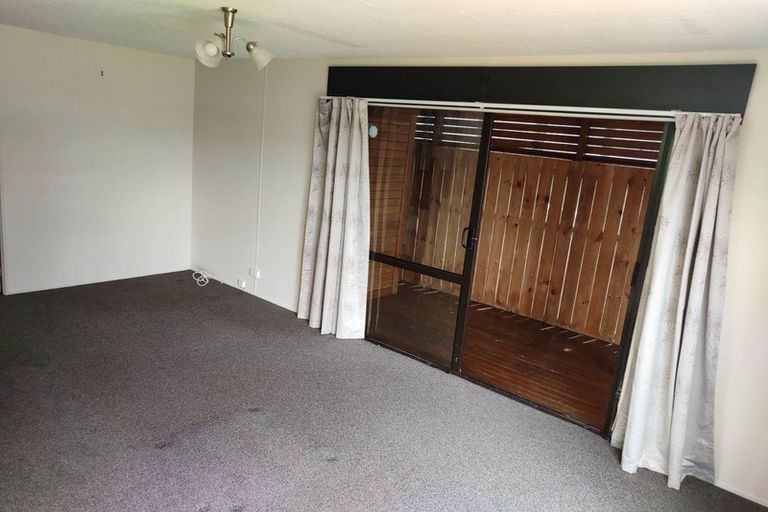 Photo of property in 2/16 Barneys Farm Road, Clendon Park, Auckland, 2103