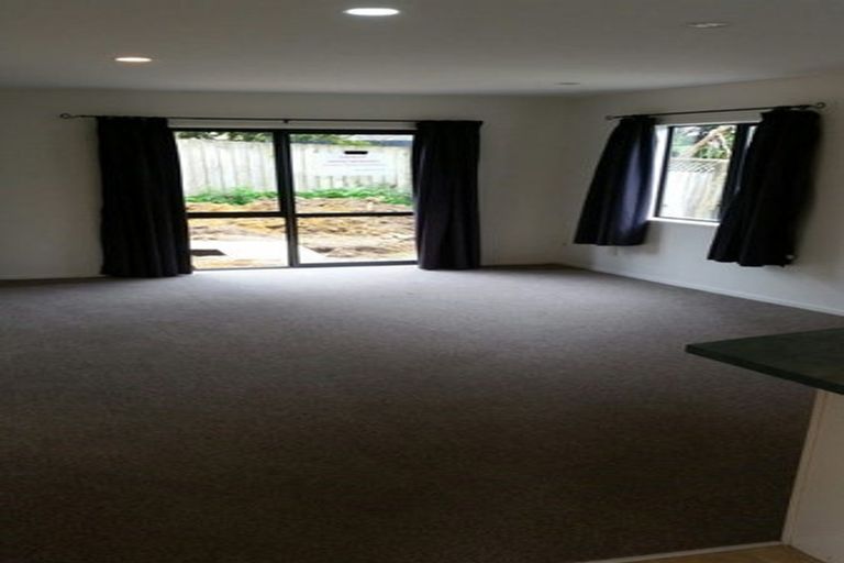 Photo of property in 12/36 West Coast Road, Glen Eden, Auckland, 0602