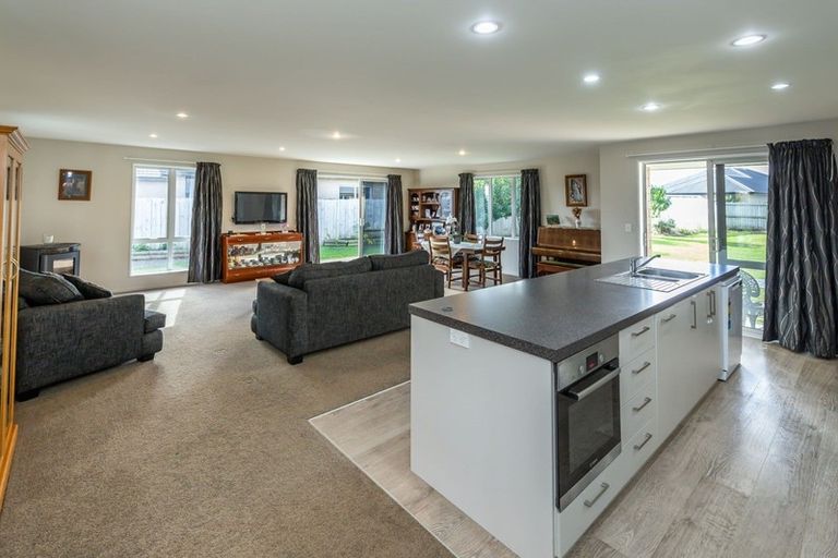 Photo of property in 30 Beaumont Drive, Rolleston, 7614