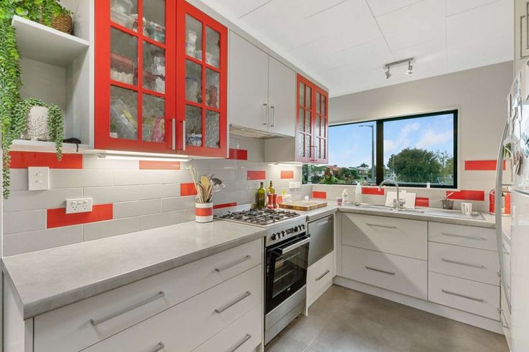 Photo of property in 22 Darlington Street, Ngatea, 3503