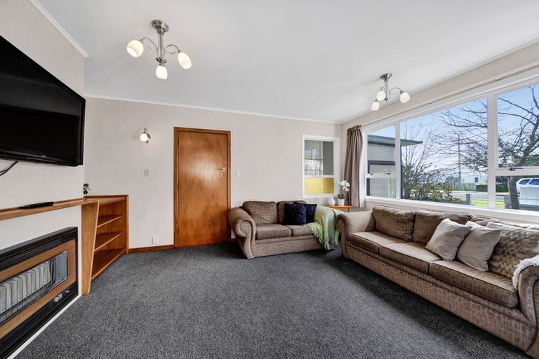 Photo of property in 77 Blake Street, Waitara, 4320