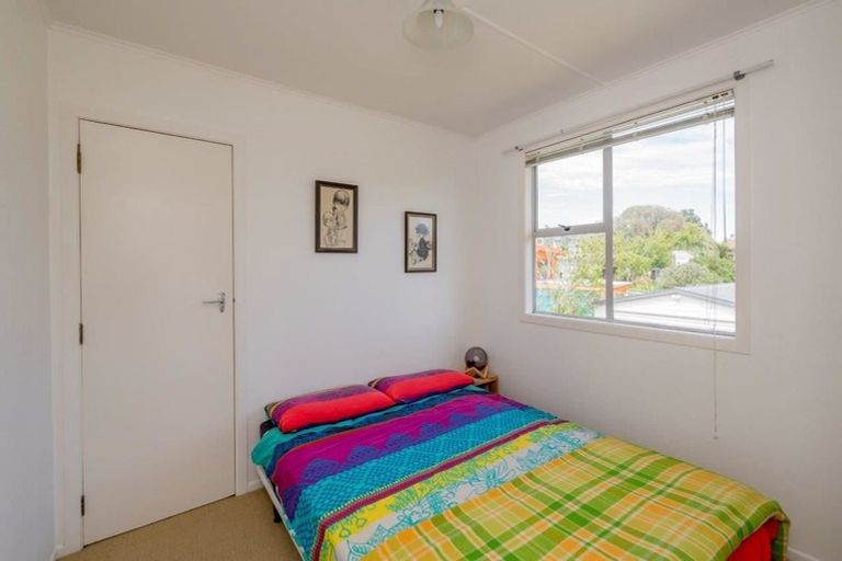 Photo of property in 6 Kaitawa Street, Waikanae Beach, Waikanae, 5036