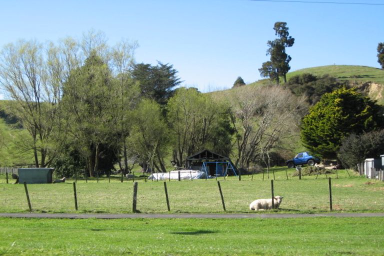 Photo of property in 40 Ongo Road, Hunterville, 4730