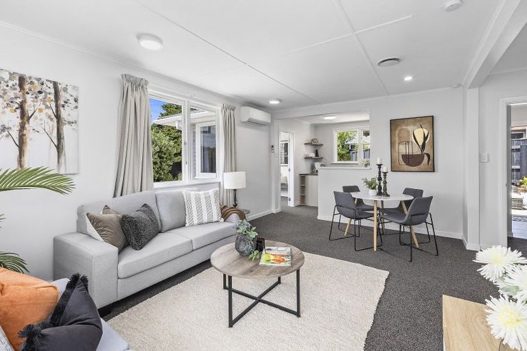 Photo of property in 12 Takatimu Way, Johnsonville, Wellington, 6037