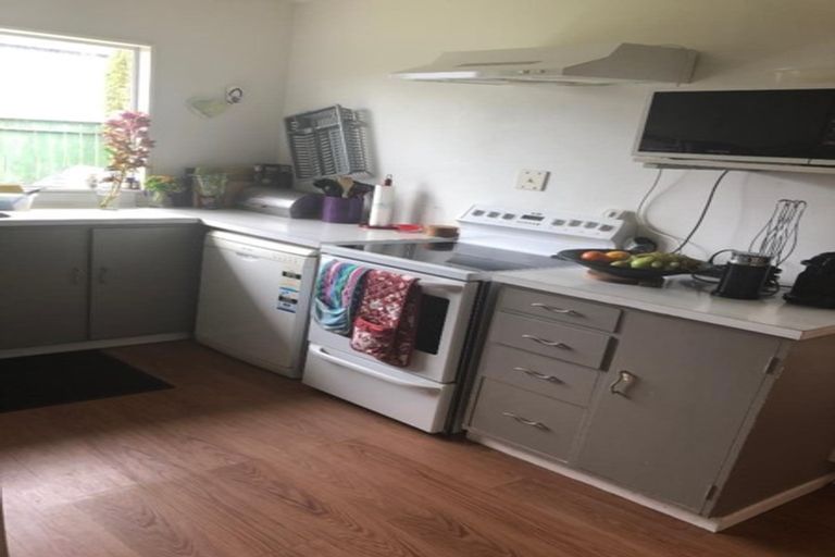 Photo of property in 60 Baylands Drive, Newlands, Wellington, 6037