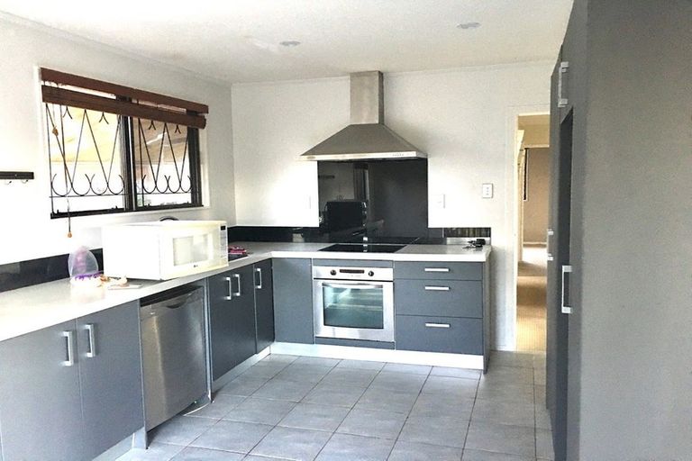 Photo of property in 84 Keegan Drive, Massey, Auckland, 0614