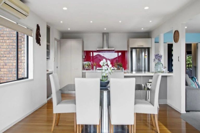 Photo of property in 107 Kitchener Road, Pukekohe, 2120