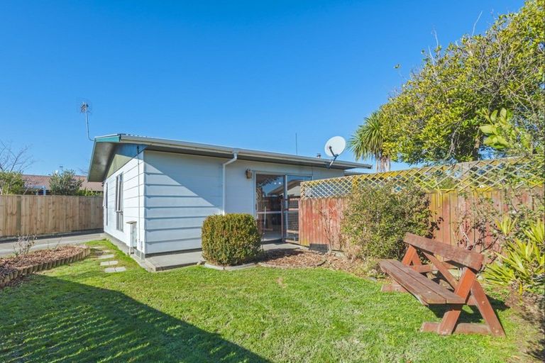 Photo of property in 38 Acacia Street, Kelvin Grove, Palmerston North, 4414