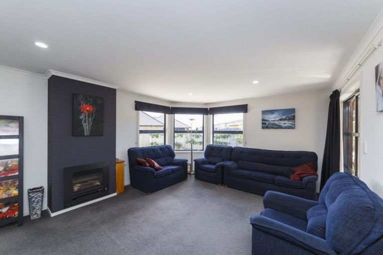 Photo of property in 99a Schnell Drive, Kelvin Grove, Palmerston North, 4414