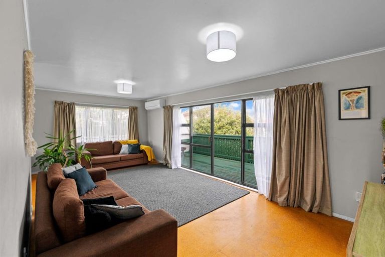Photo of property in 25 Borich Road, Sunnyvale, Auckland, 0612