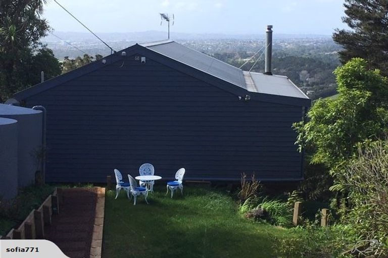 Photo of property in 312 Forest Hill Road, Waiatarua, Auckland, 0612