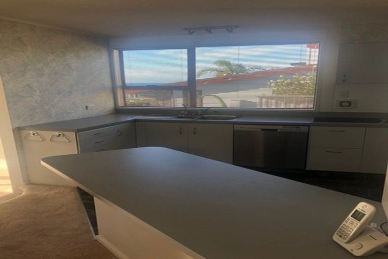 Photo of property in 1420 Whangaparaoa Road, Army Bay, Whangaparaoa, 0930