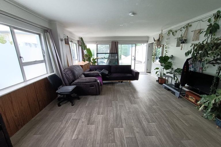 Photo of property in 47 Torkar Road, Clarks Beach, 2122