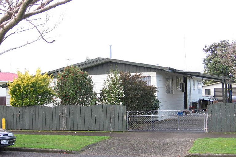 Photo of property in 108 Ruamahanga Crescent, Terrace End, Palmerston North, 4410