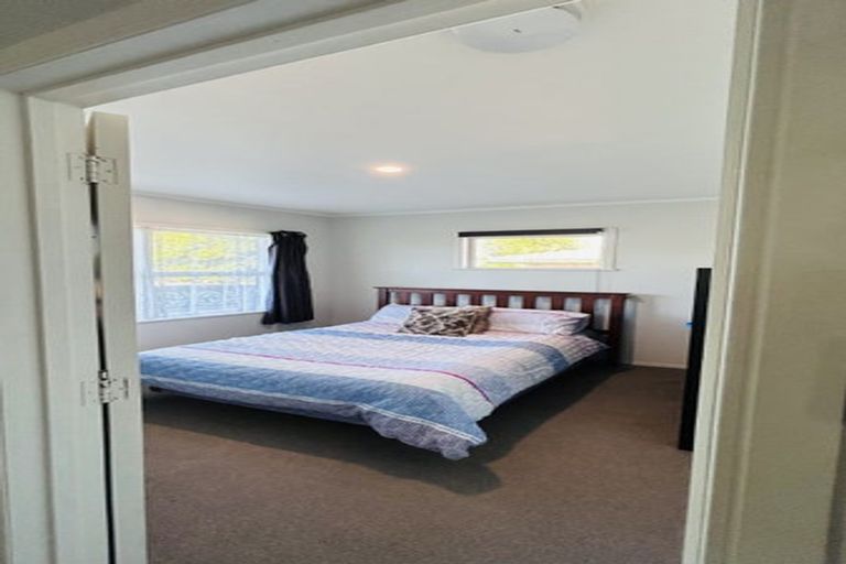 Photo of property in 70 Rosehill Drive, Rosehill, Papakura, 2113