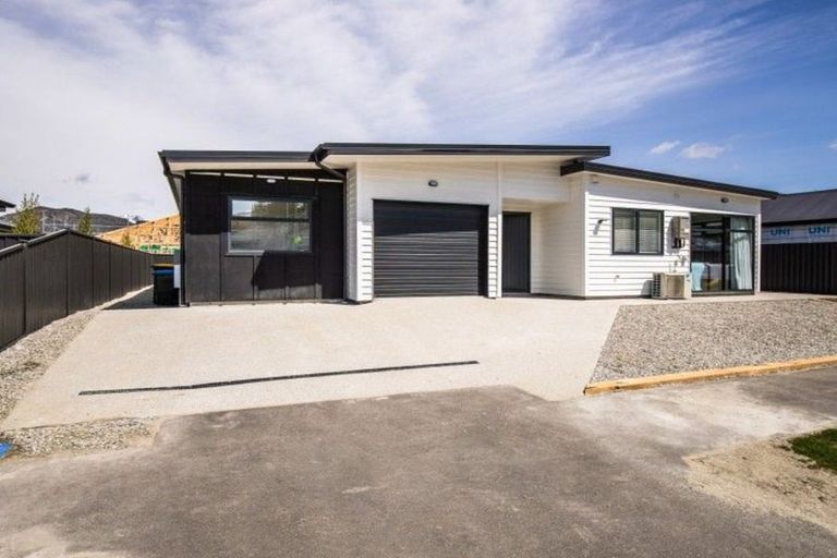 Photo of property in 27 Cumberland Road, Lower Shotover, Queenstown, 9304