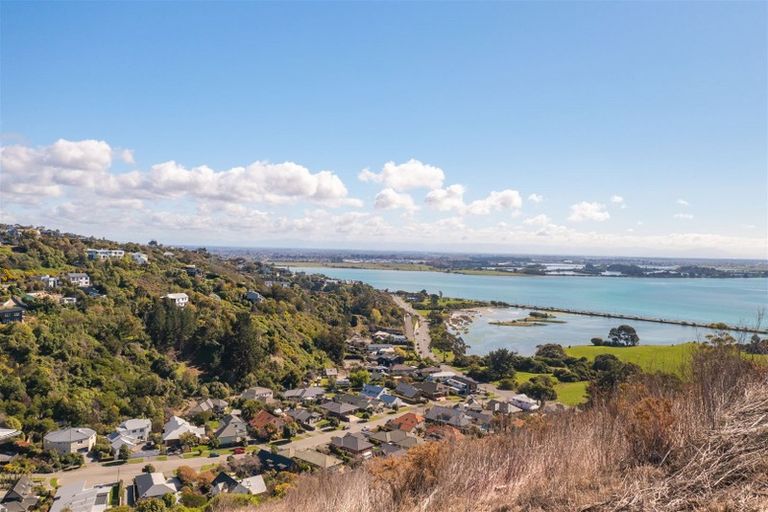 Photo of property in 4 Rifleman Lane, Redcliffs, Christchurch, 8081