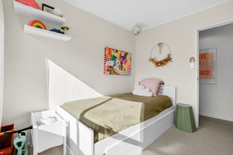 Photo of property in 2/47 Birkdale Road, Birkdale, Auckland, 0626