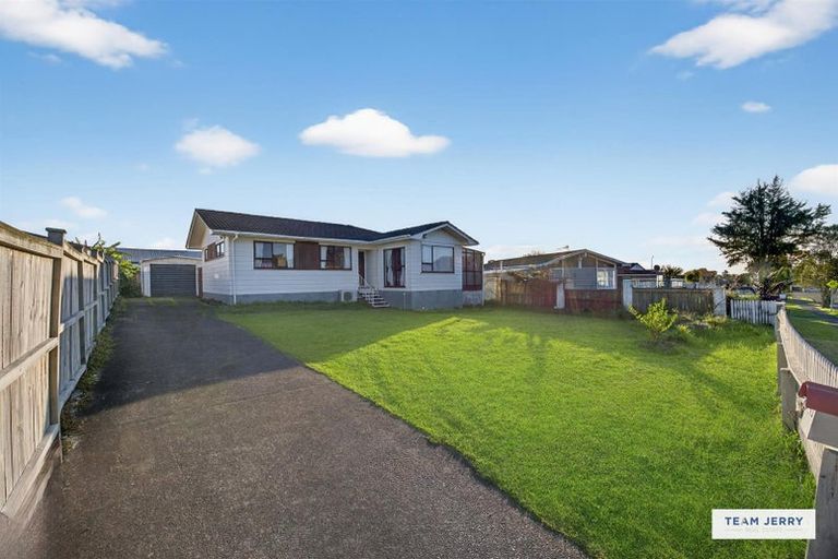 Photo of property in 9 Shalimar Place, Clover Park, Auckland, 2019