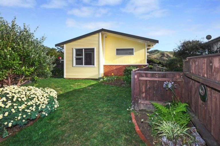 Photo of property in 43 Sea Vista Drive, Pukerua Bay, 5026