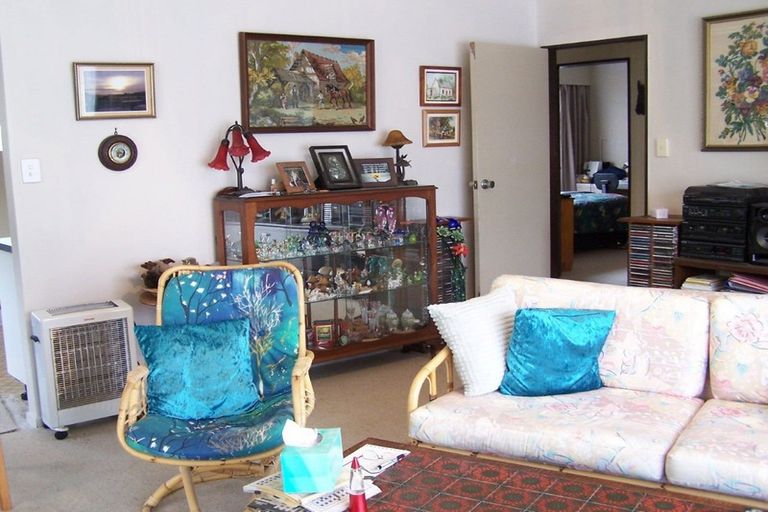 Photo of property in 12 Brandon Street, Otaki, 5512