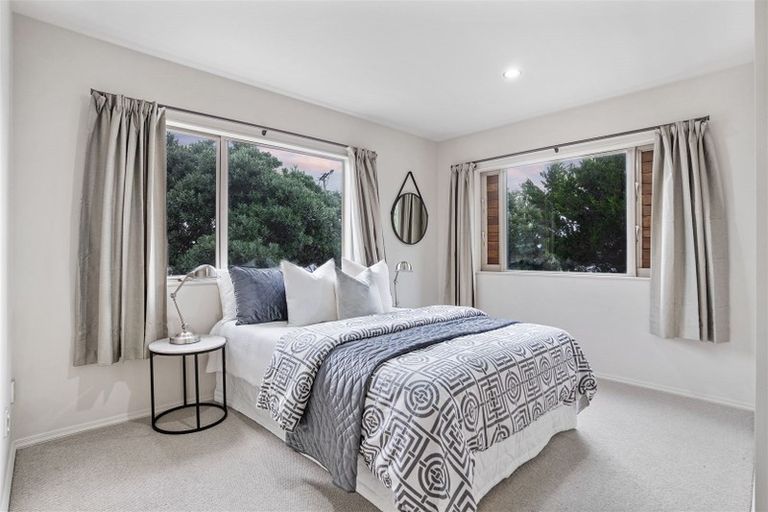 Photo of property in 23 East Coast Road, Milford, Auckland, 0620