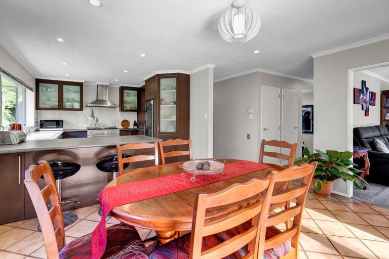 Photo of property in 120 Paraite Road, Paraite, New Plymouth, 4373