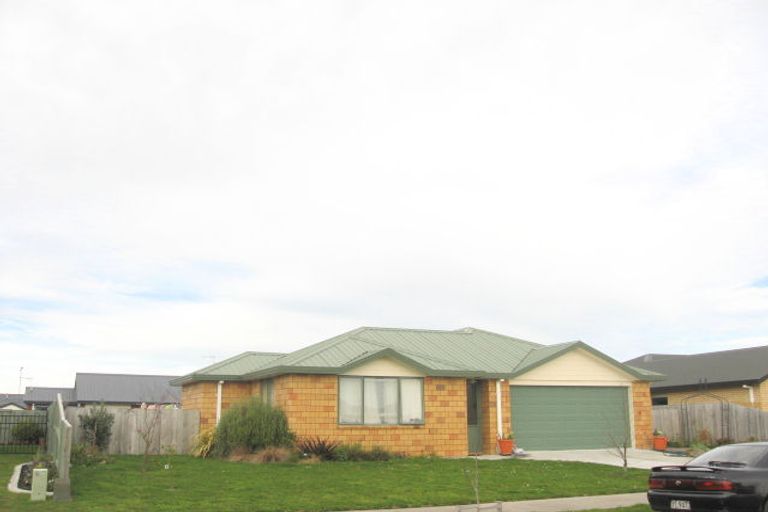 Photo of property in 17 Saxon Woods Drive, Rototuna North, Hamilton, 3210