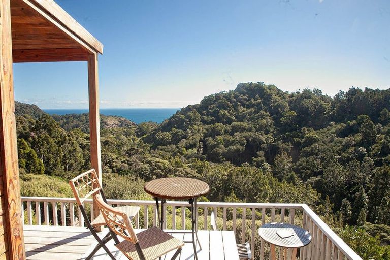 Photo of property in 132 Lone Kauri Road, Karekare, New Lynn, 0772