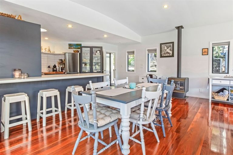 Photo of property in 37 Te Toki Road, Ostend, Waiheke Island, 1081