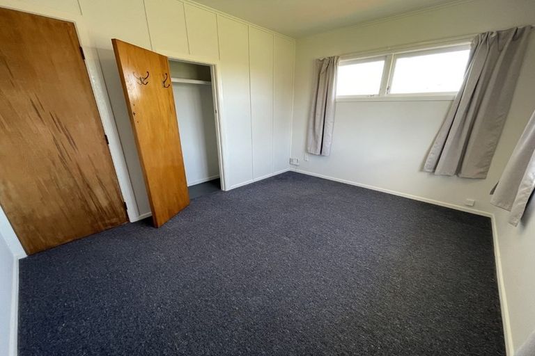 Photo of property in 15 Kaikoura Street, Henderson, Auckland, 0612