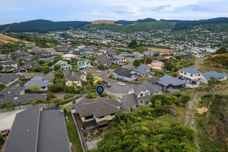 Photo of property in 25 Kilkelly Close, Tawa, Wellington, 5028