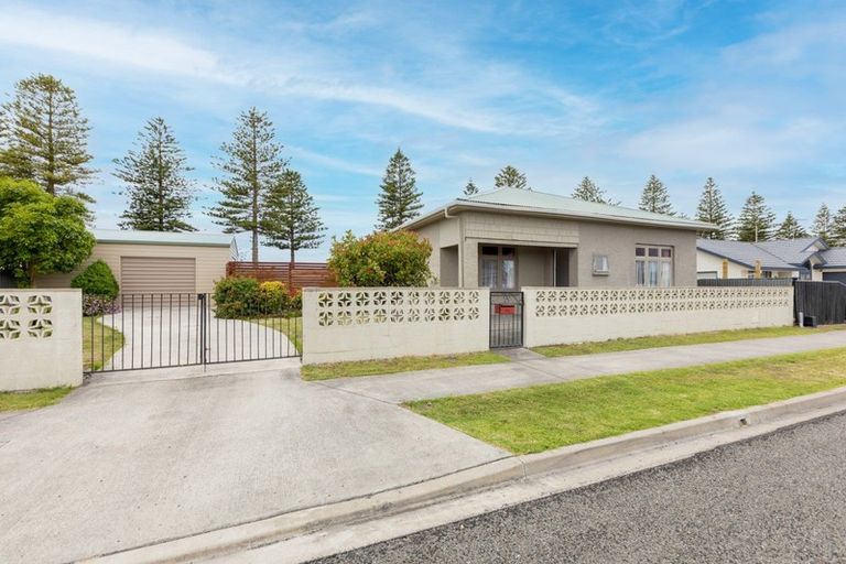 Photo of property in 104 Te Awa Avenue, Te Awa, Napier, 4110