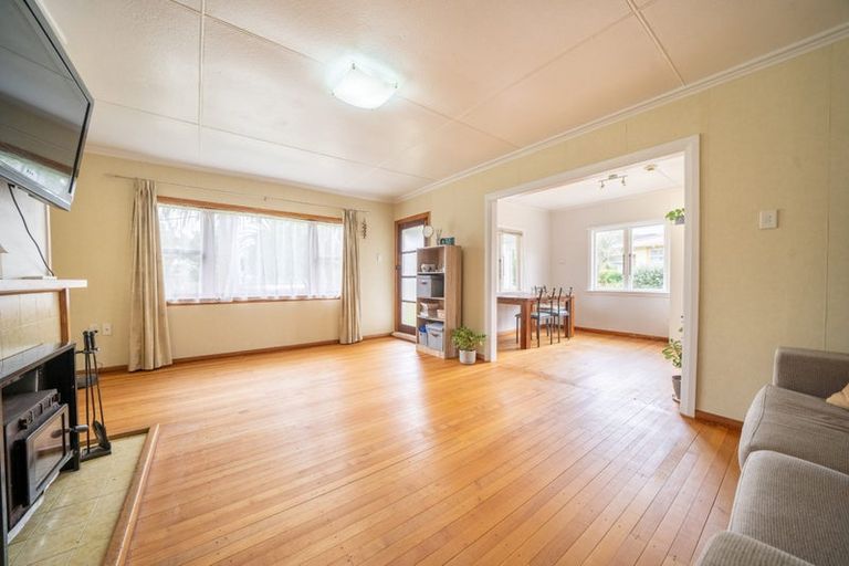 Photo of property in 83 Brandon Street, Featherston, 5710