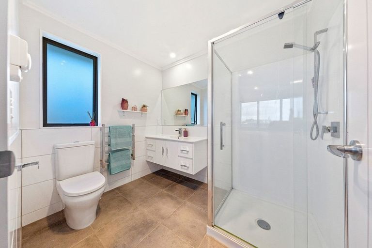 Photo of property in 4 Helenvale Crescent, Pokeno, 2402