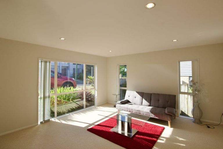 Photo of property in 16 Lucca Crescent, Flat Bush, Auckland, 2019