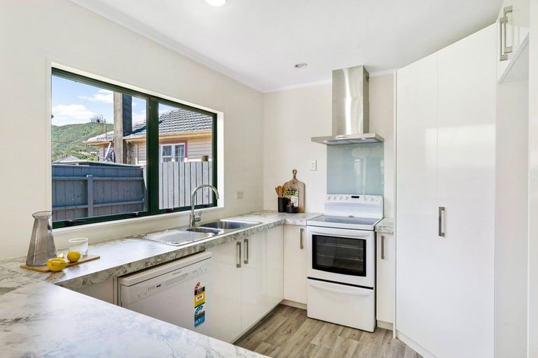 Photo of property in 2/3 Dover Road, Wainuiomata, Lower Hutt, 5014