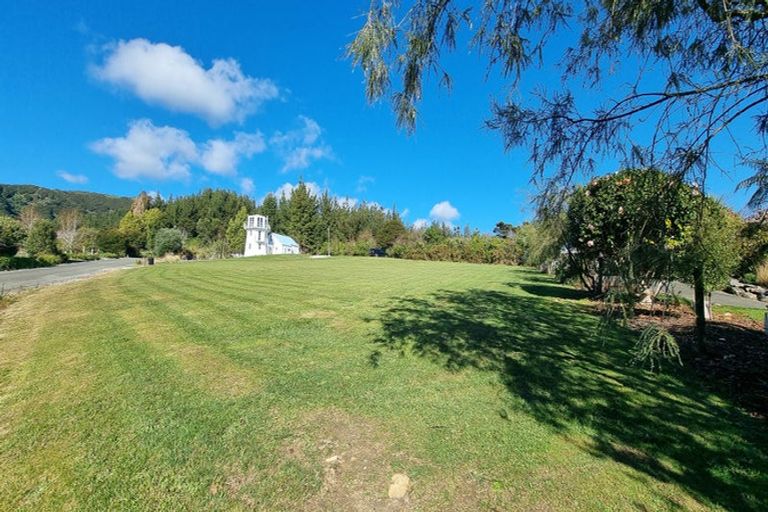 Photo of property in 52 Nyhane Drive, Ligar Bay, Takaka, 7183